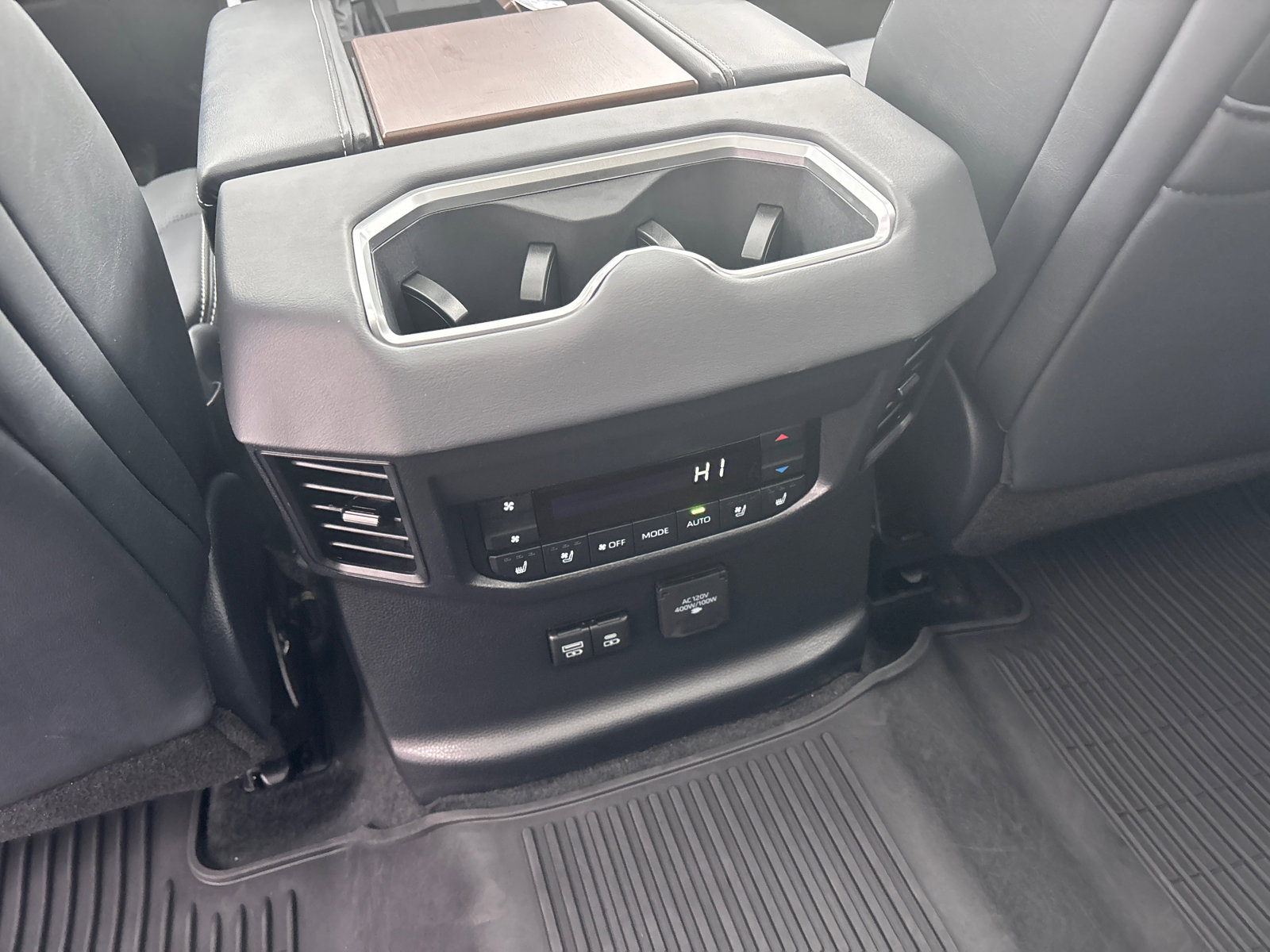 Used 2025 Toyota Sequoia Capstone image 32