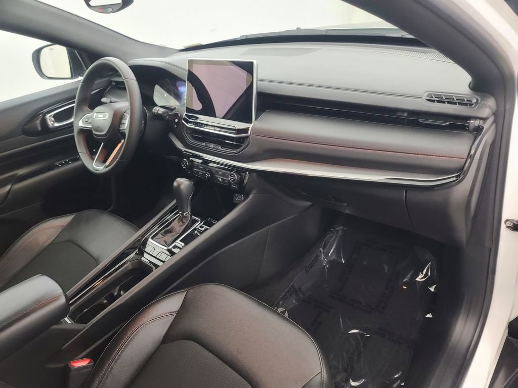 Used 2024 Jeep Compass Trailhawk image 14