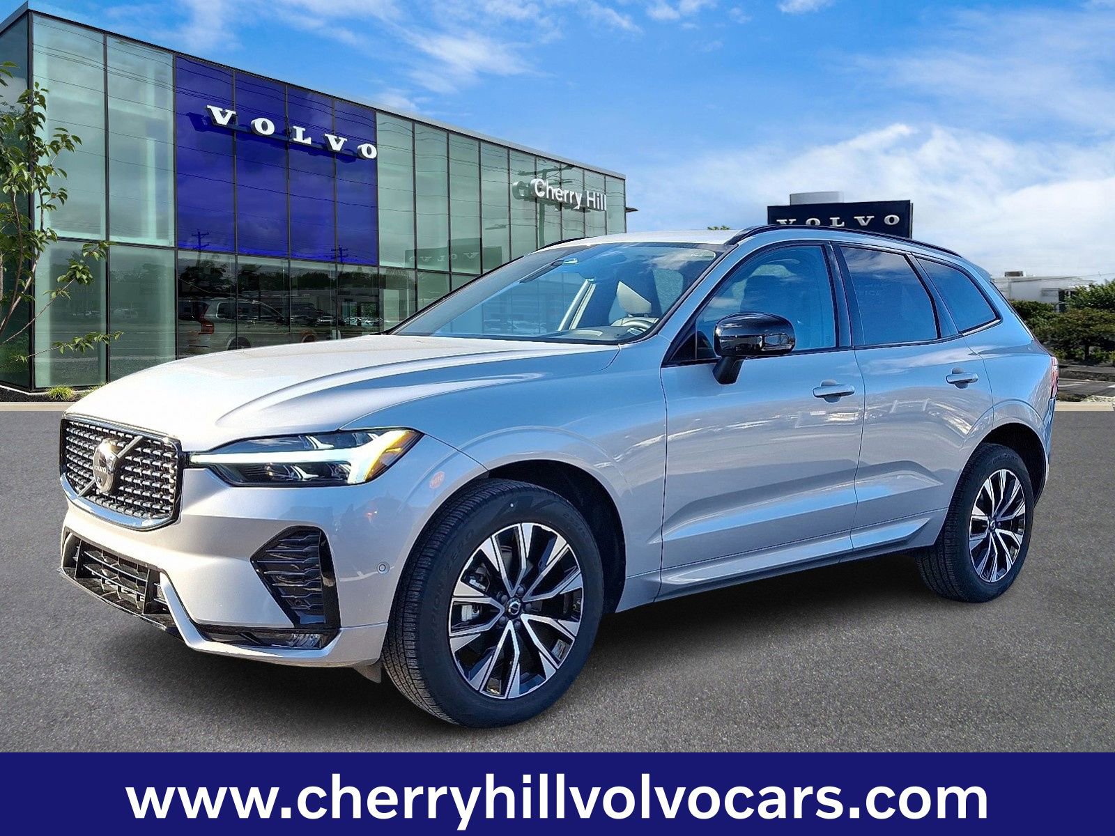 Certified 2025 Volvo XC60 B5 Plus image 4