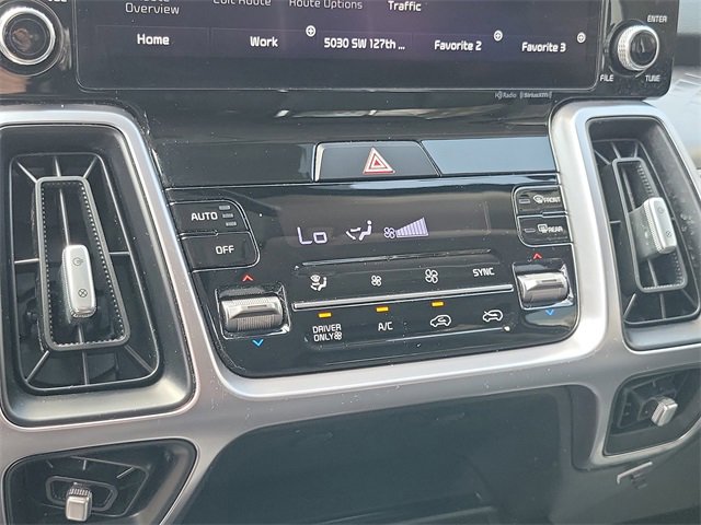 Used 2022 Kia Sorento EX w/ Panoramic Sunroof Package image 16