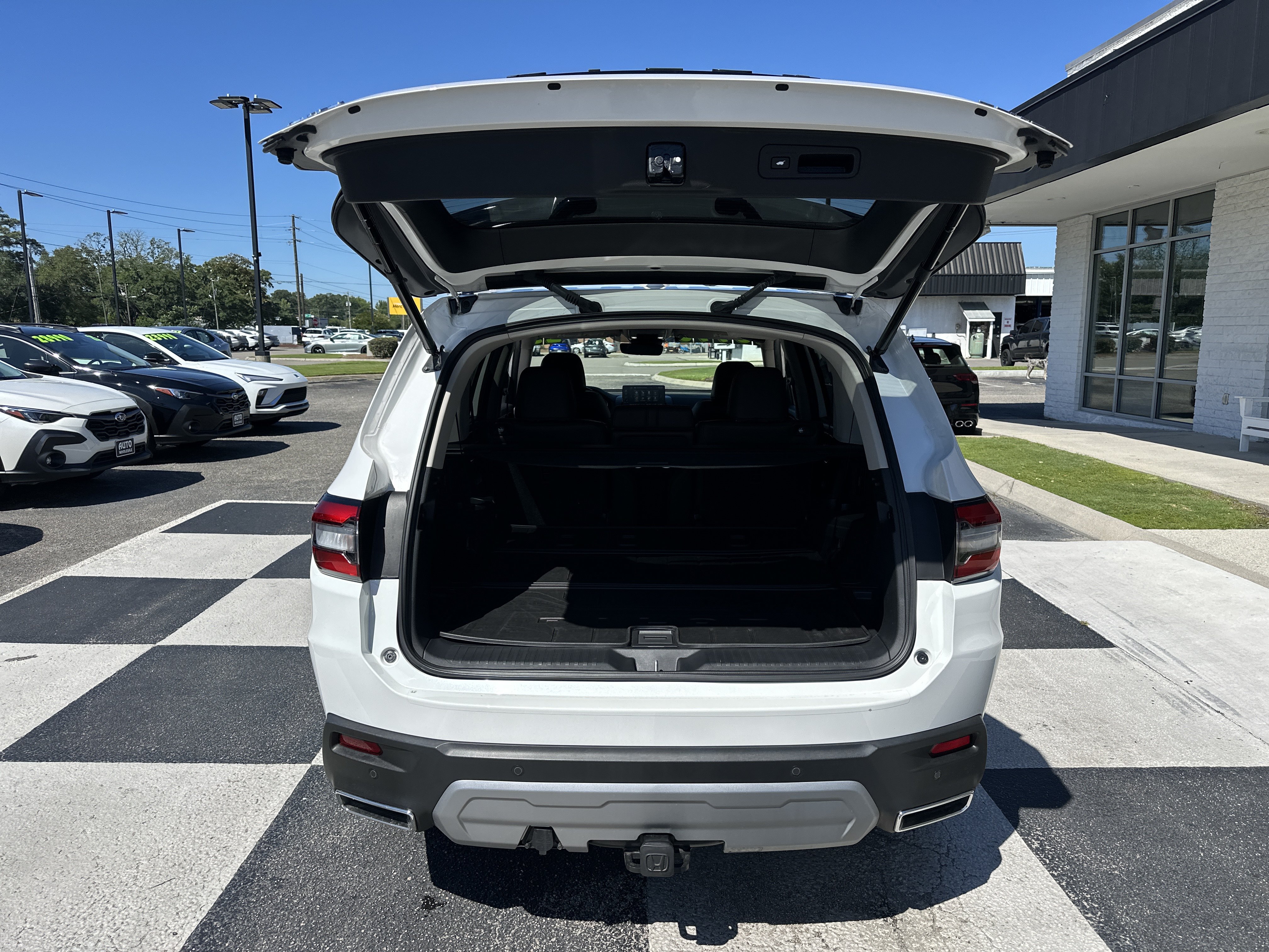 Used 2025 Honda Pilot Elite image 5