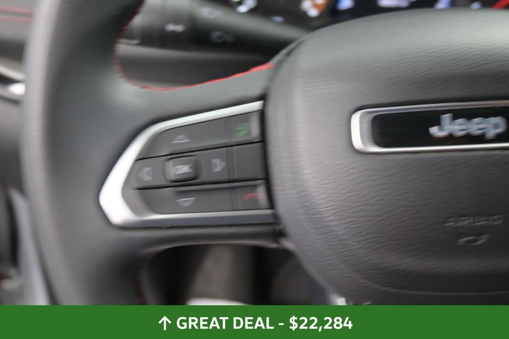 Used 2025 Jeep Compass Trailhawk AWD/4WD image 40