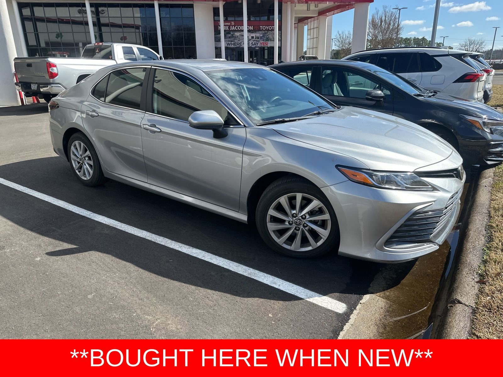 Used 2023 Toyota Camry LE image 4