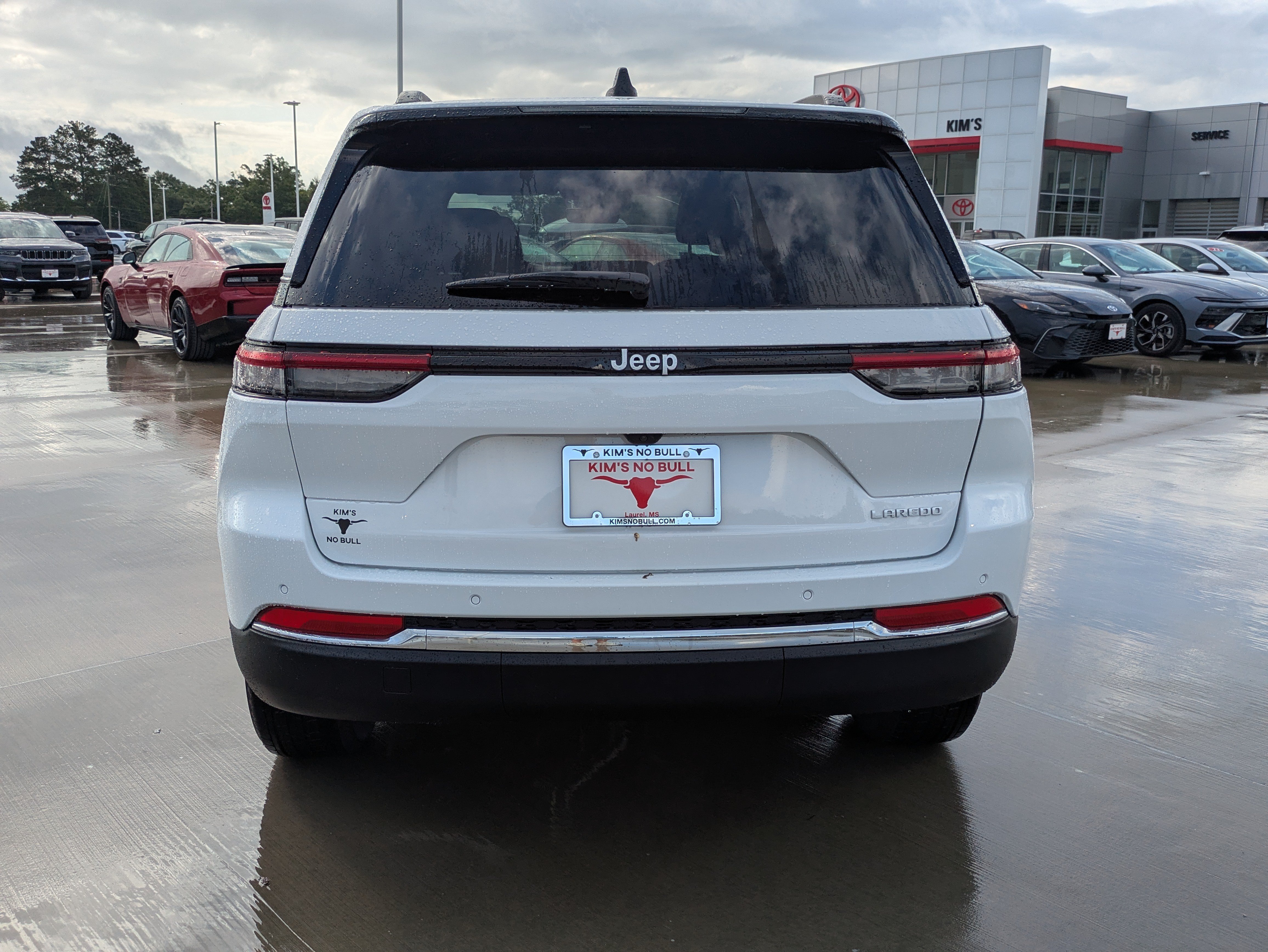 New 2026 Jeep Grand Cherokee Laredo RWD image 4