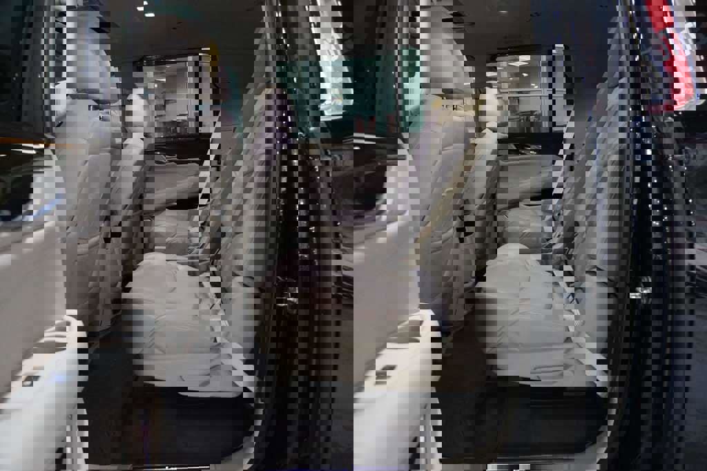 Used 2019 Cadillac Escalade ESV Luxury image 22