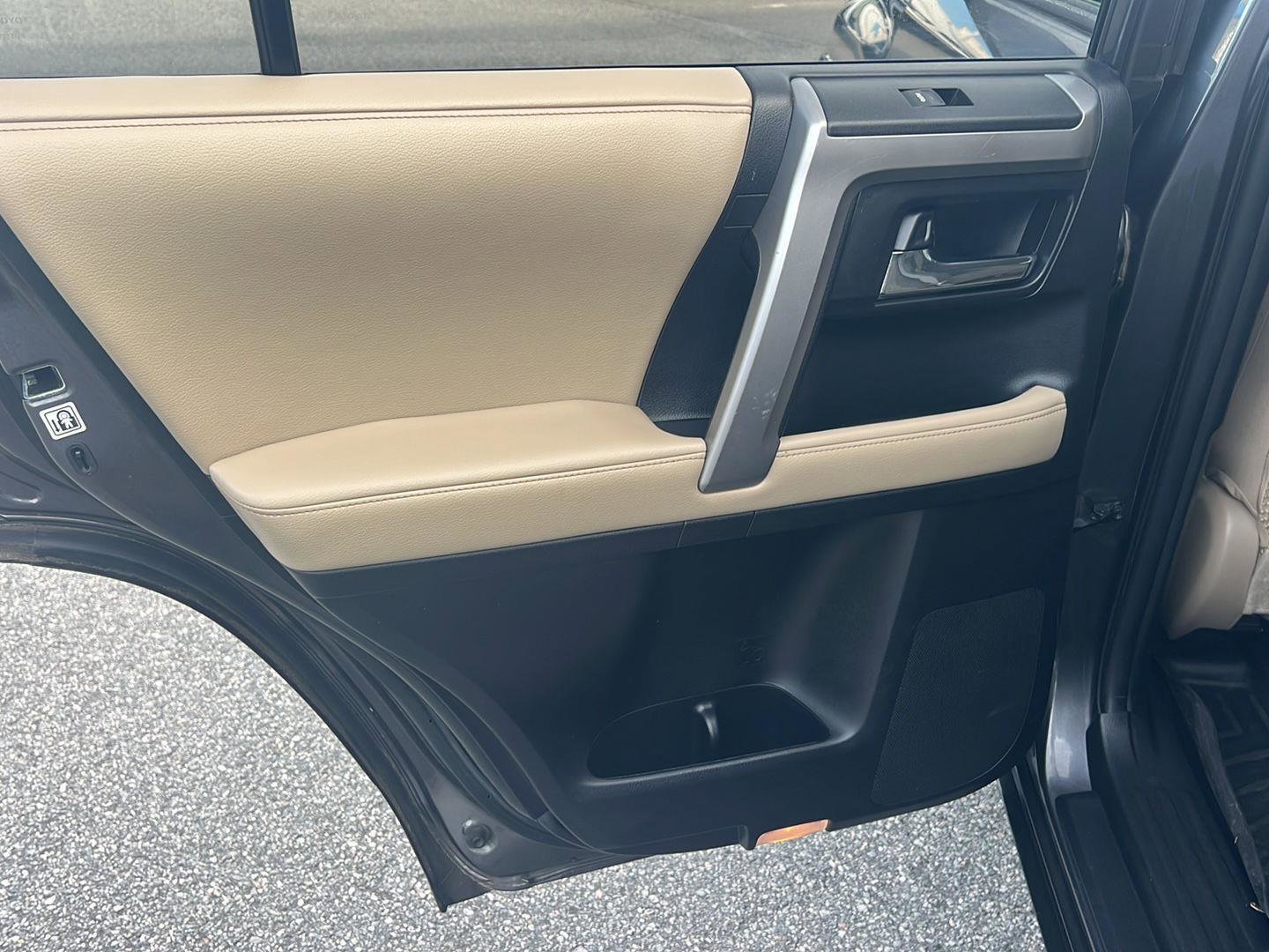 Used 2016 Toyota 4Runner SR5 image 17