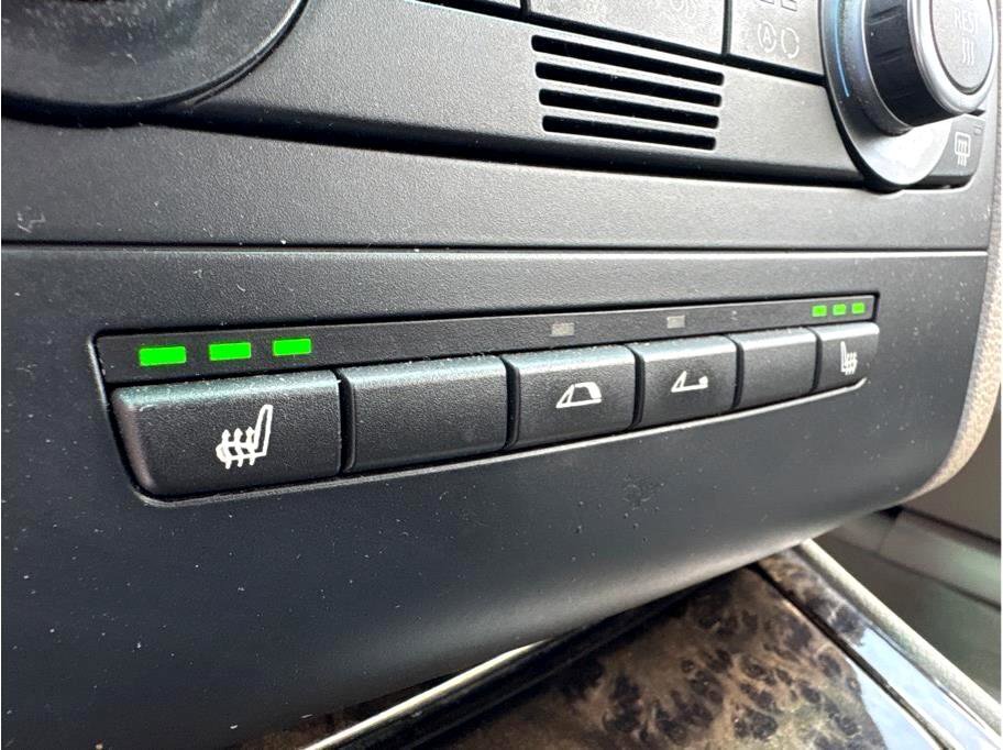 Used 2008 BMW 135i Convertible image 17