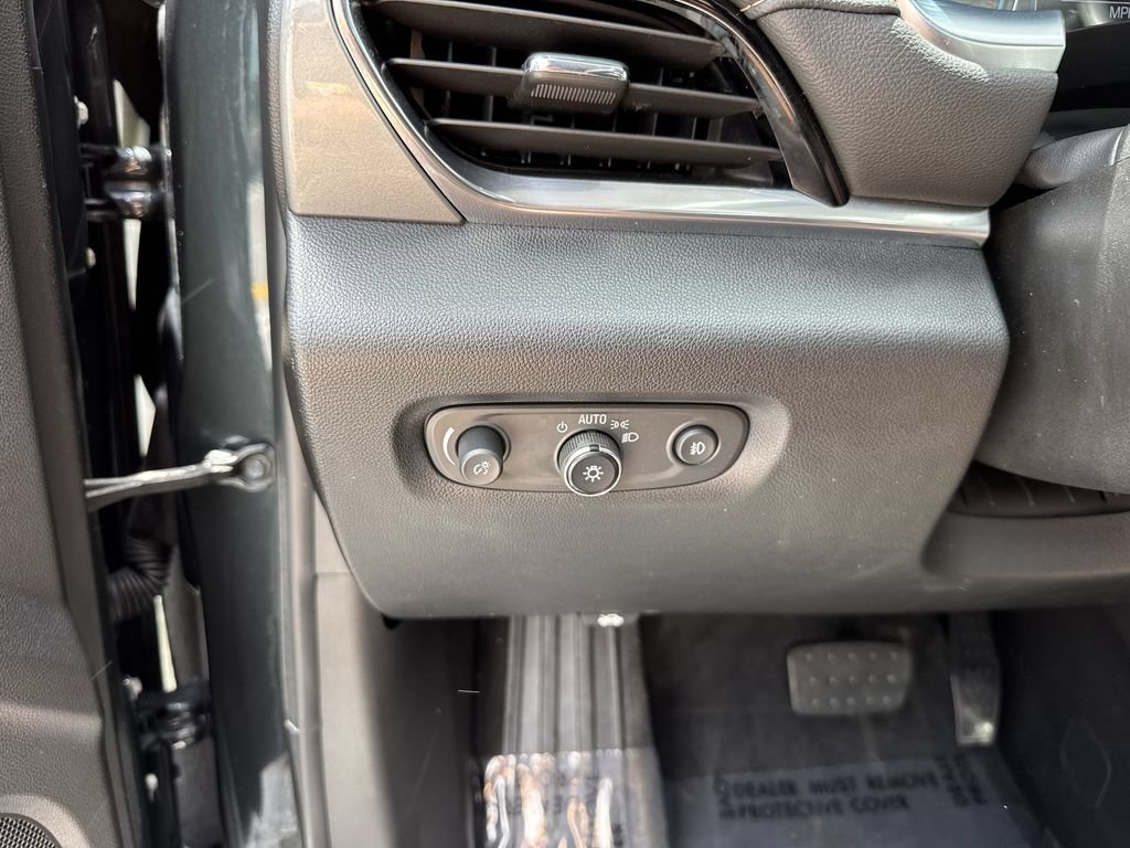 Used 2019 Chevrolet Traverse LT FWD image 56