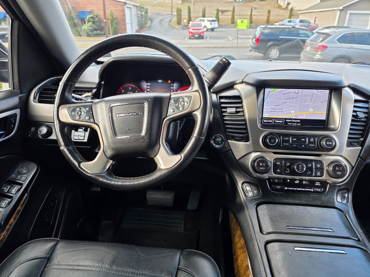 Used 2015 GMC Yukon Denali image 24