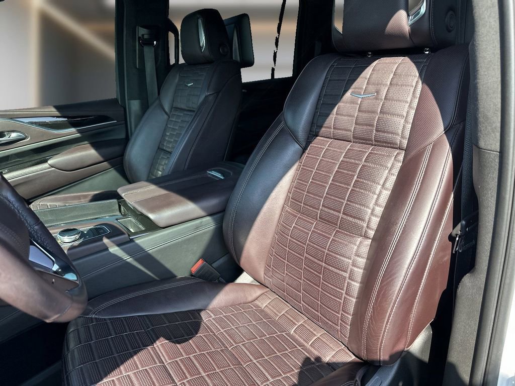 Used 2021 Cadillac Escalade ESV Premium Luxury Platinum w/ Heavy-Duty Trailer Package image 7