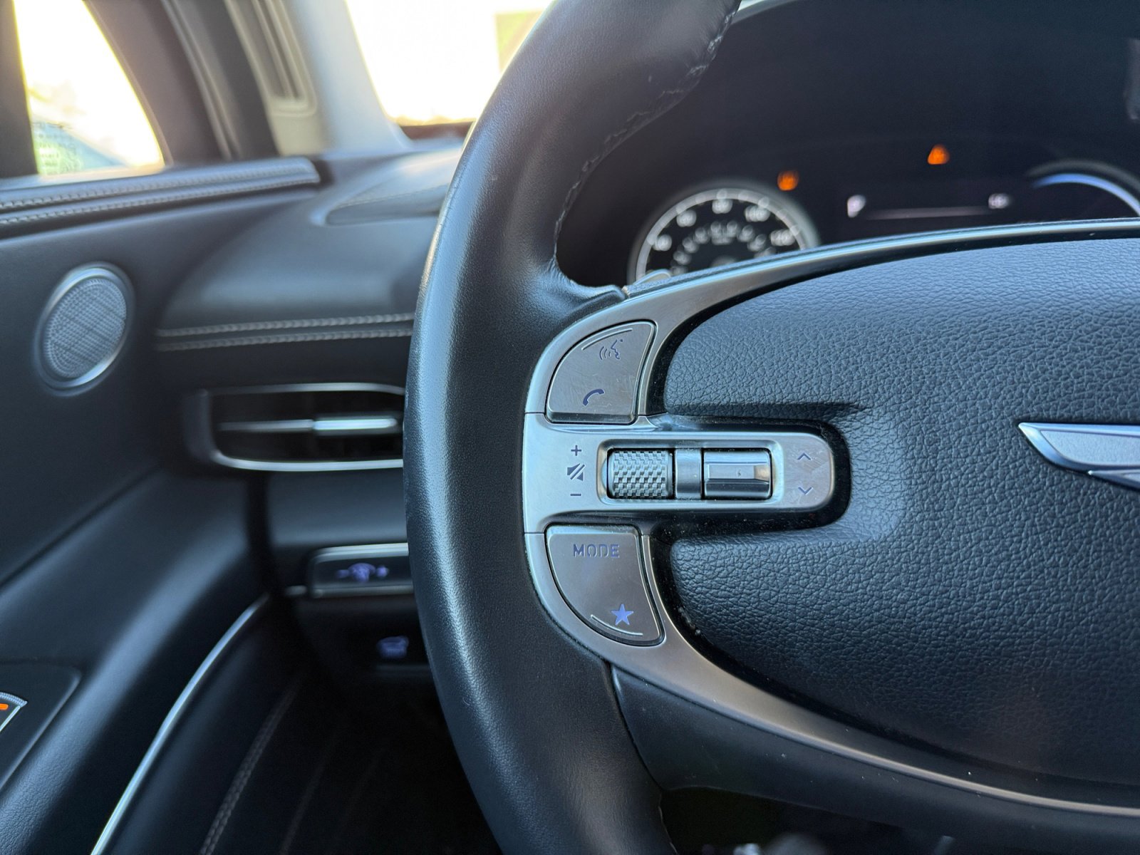 Used 2024 Genesis GV80 2.5T image 18