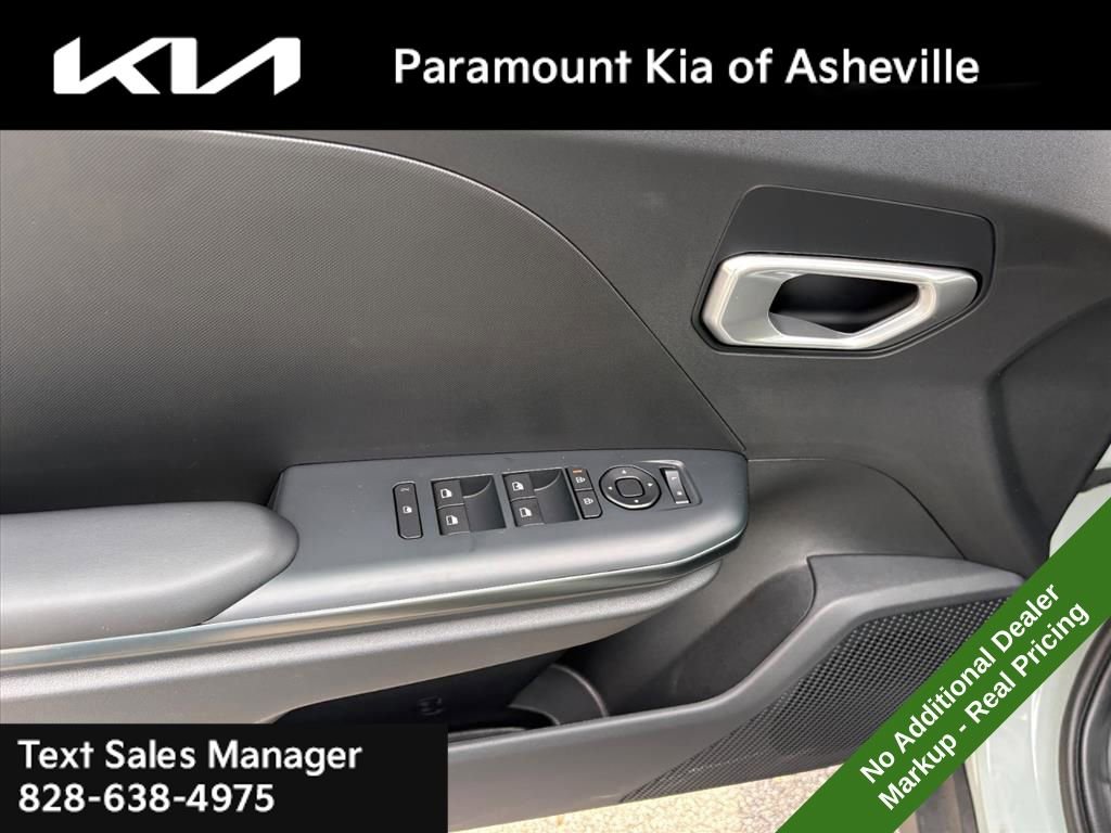 New 2026 Kia K4 LXS image 23