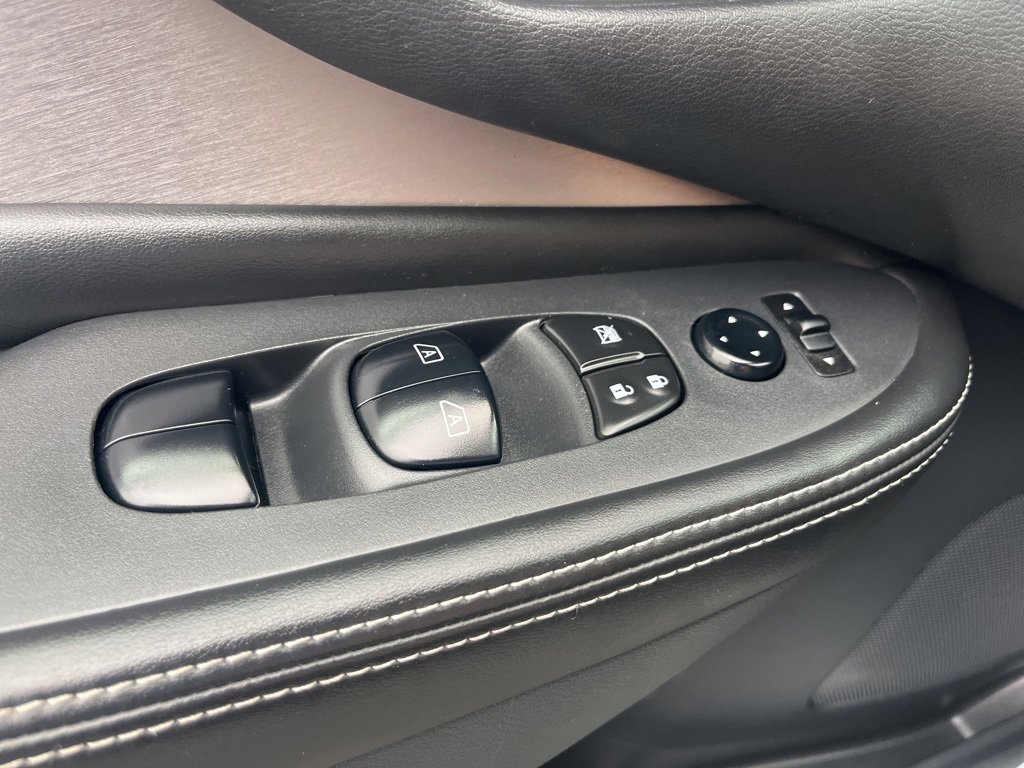 Used 2023 Nissan Murano SV image 22