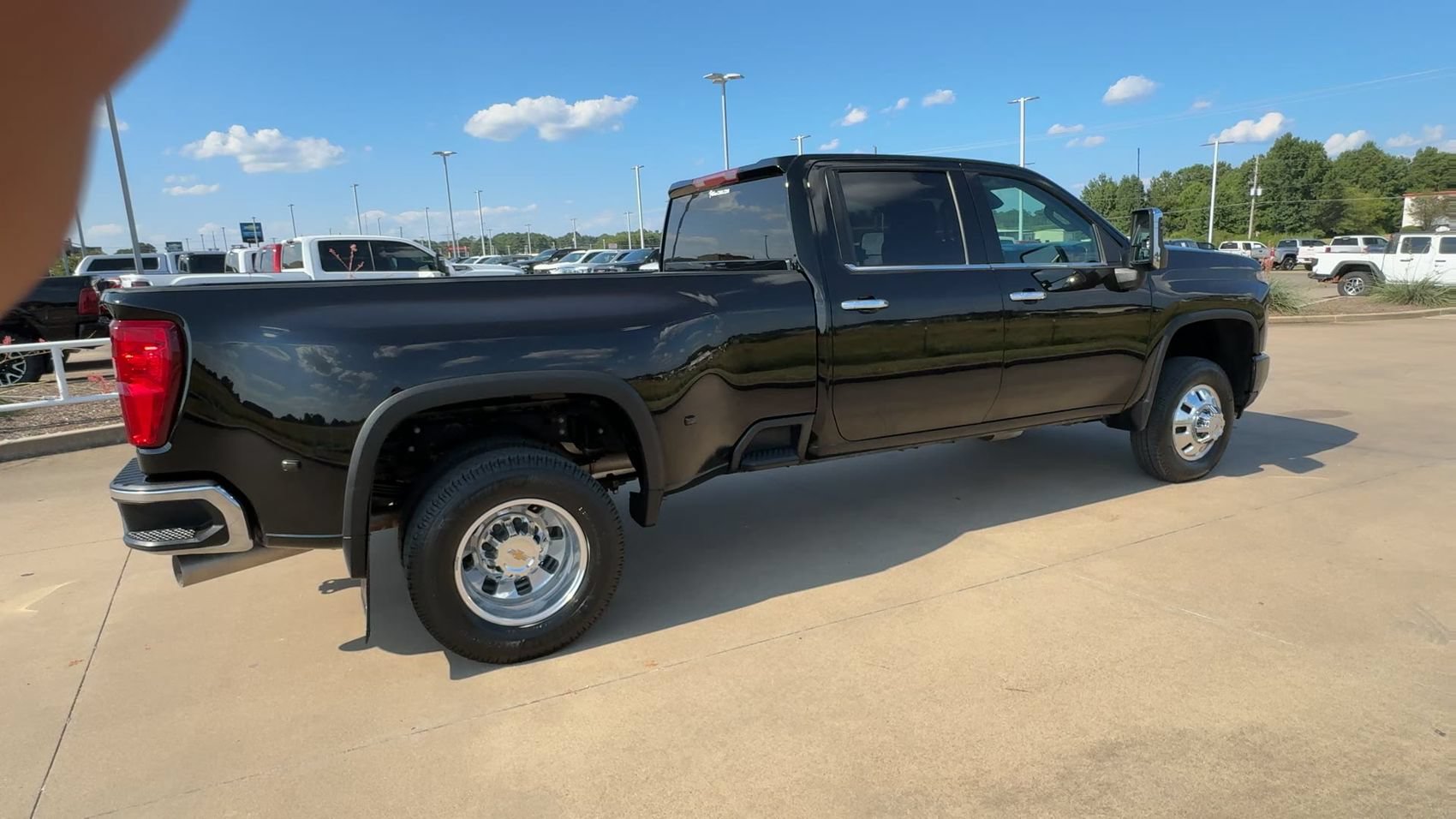 Used 2026 Chevrolet Silverado 3500 LTZ w/ LTZ Convenience Package AWD/4WD image 7