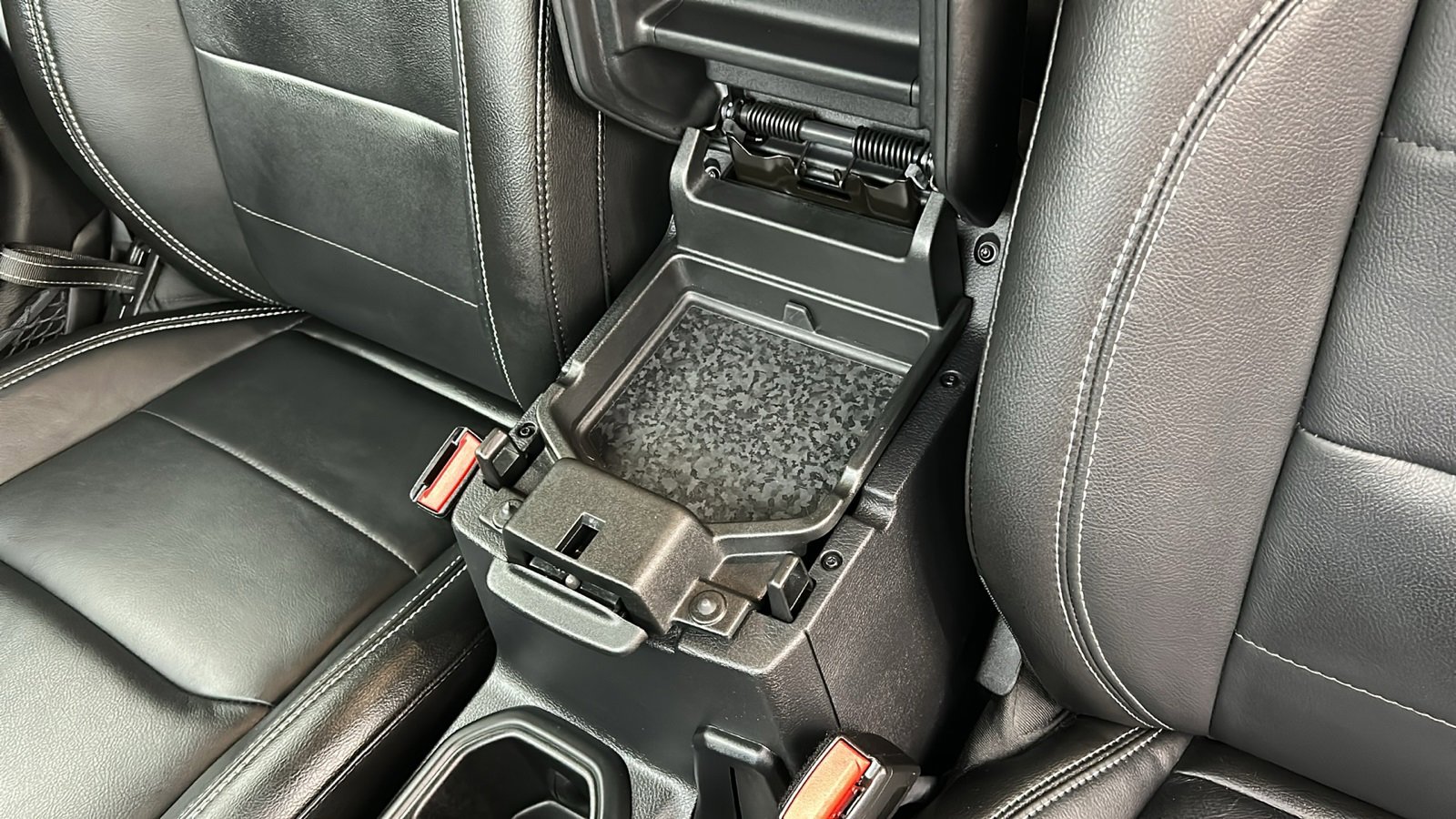 Used 2023 Jeep Wrangler Unlimited Sahara w/ Cold Weather Group image 26