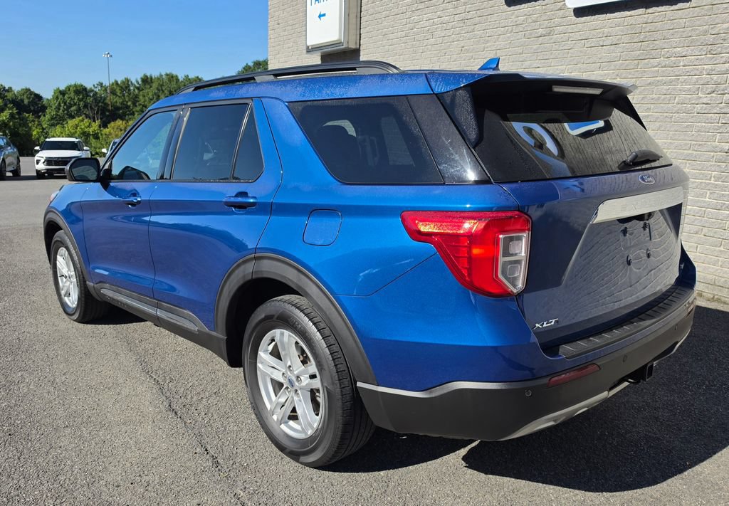 Used 2020 Ford Explorer XLT w/ Equipment Group 202A AWD/4WD image 4