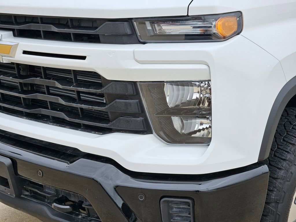 Used 2025 Chevrolet Silverado 2500 Custom w/ Custom Value Package AWD/4WD image 12