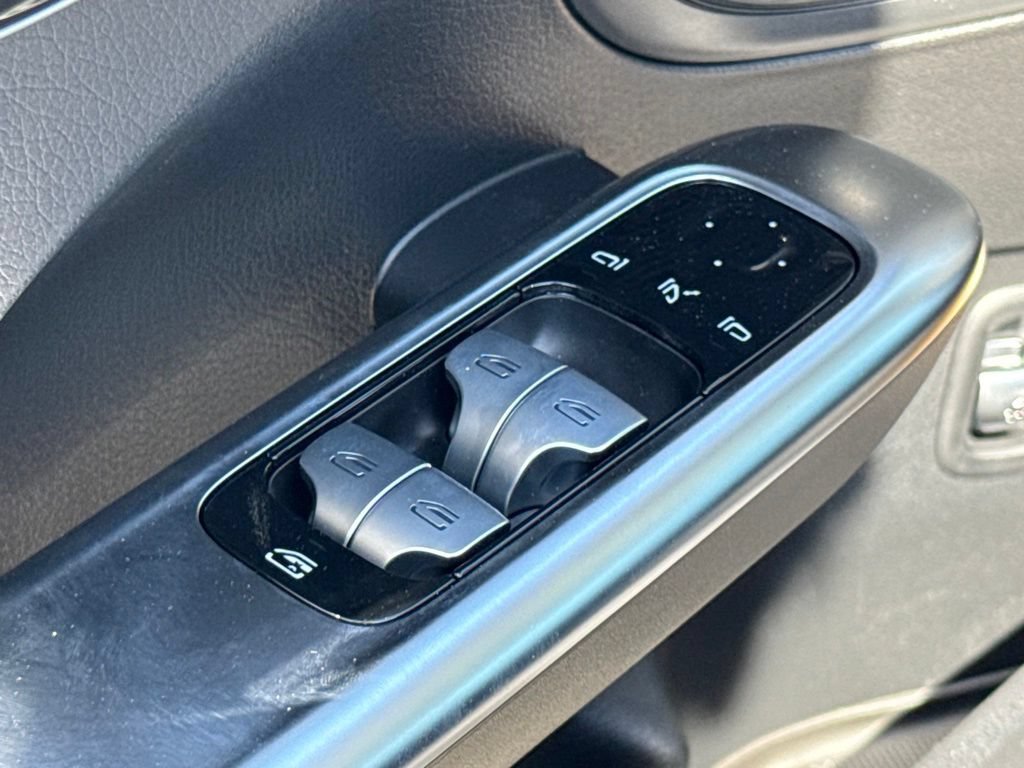 New 2026 Mercedes-Benz C 300 Sedan image 21