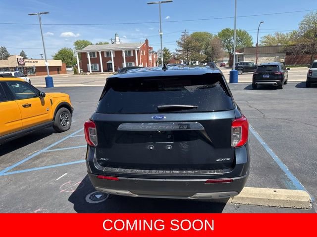 Used 2024 Ford Explorer XLT w/ Equipment Group 202A AWD/4WD image 5