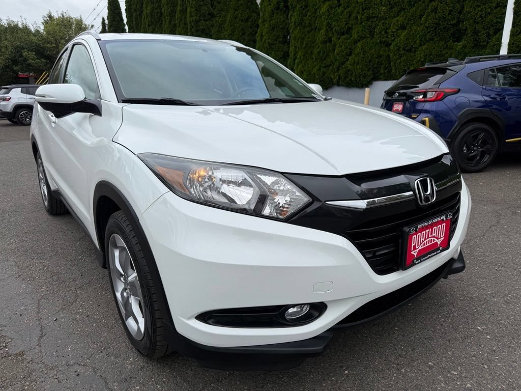 Used 2017 Honda HR-V EX-L image 2