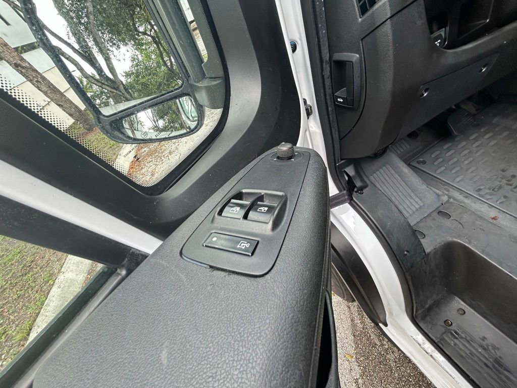 Used 2023 RAM ProMaster 2500 FWD image 13