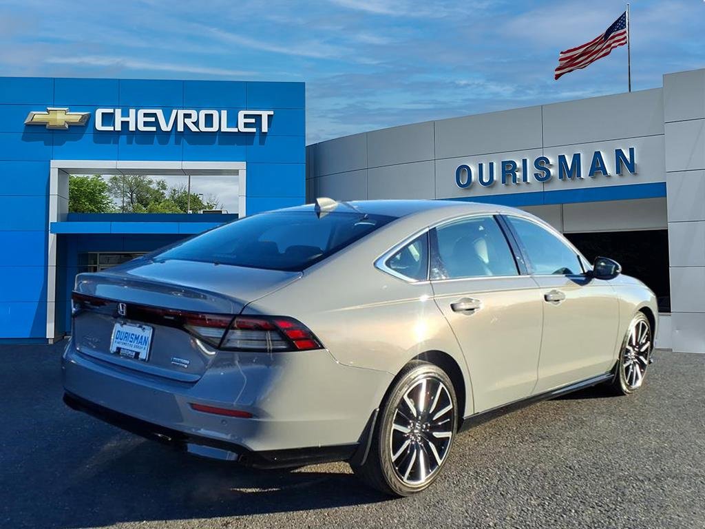Used 2023 Honda Accord Touring image 3