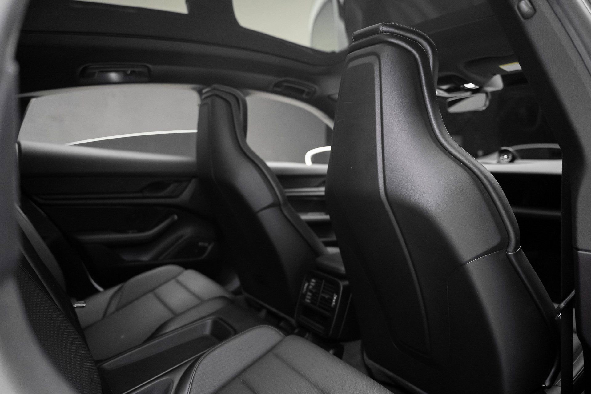 Used 2022 Porsche Taycan image 69