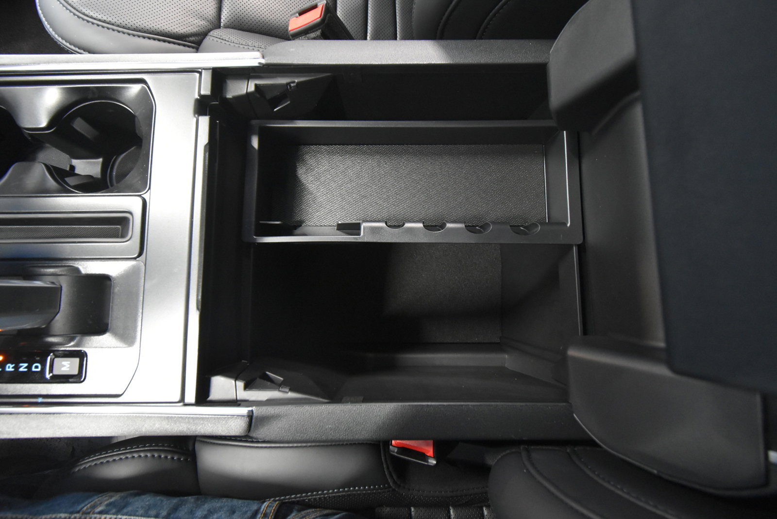 New 2025 Ford F150 Platinum w/ Equipment Group 702A High image 15