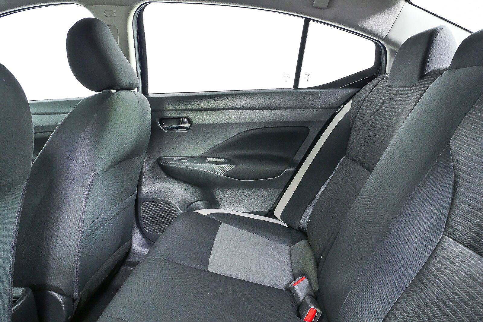 Used 2021 Nissan Versa SV FWD image 15