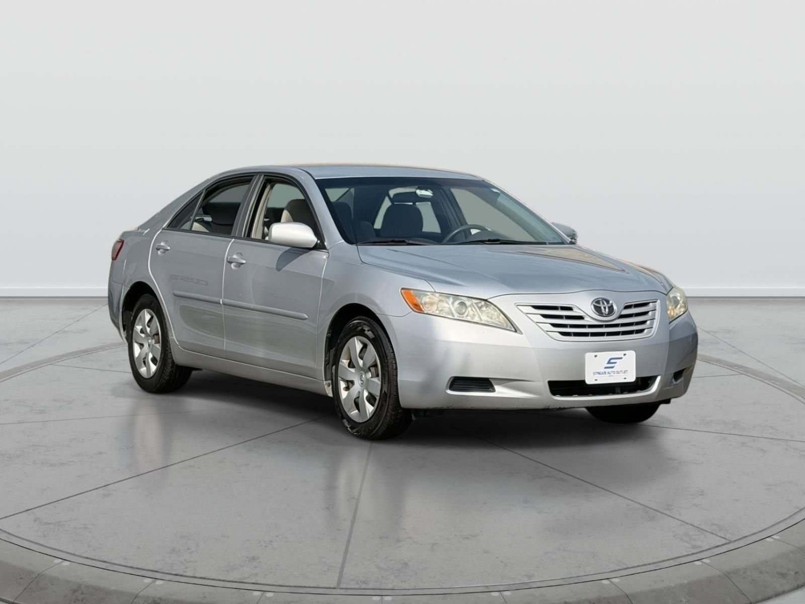 Used 2009 Toyota Camry LE image 1