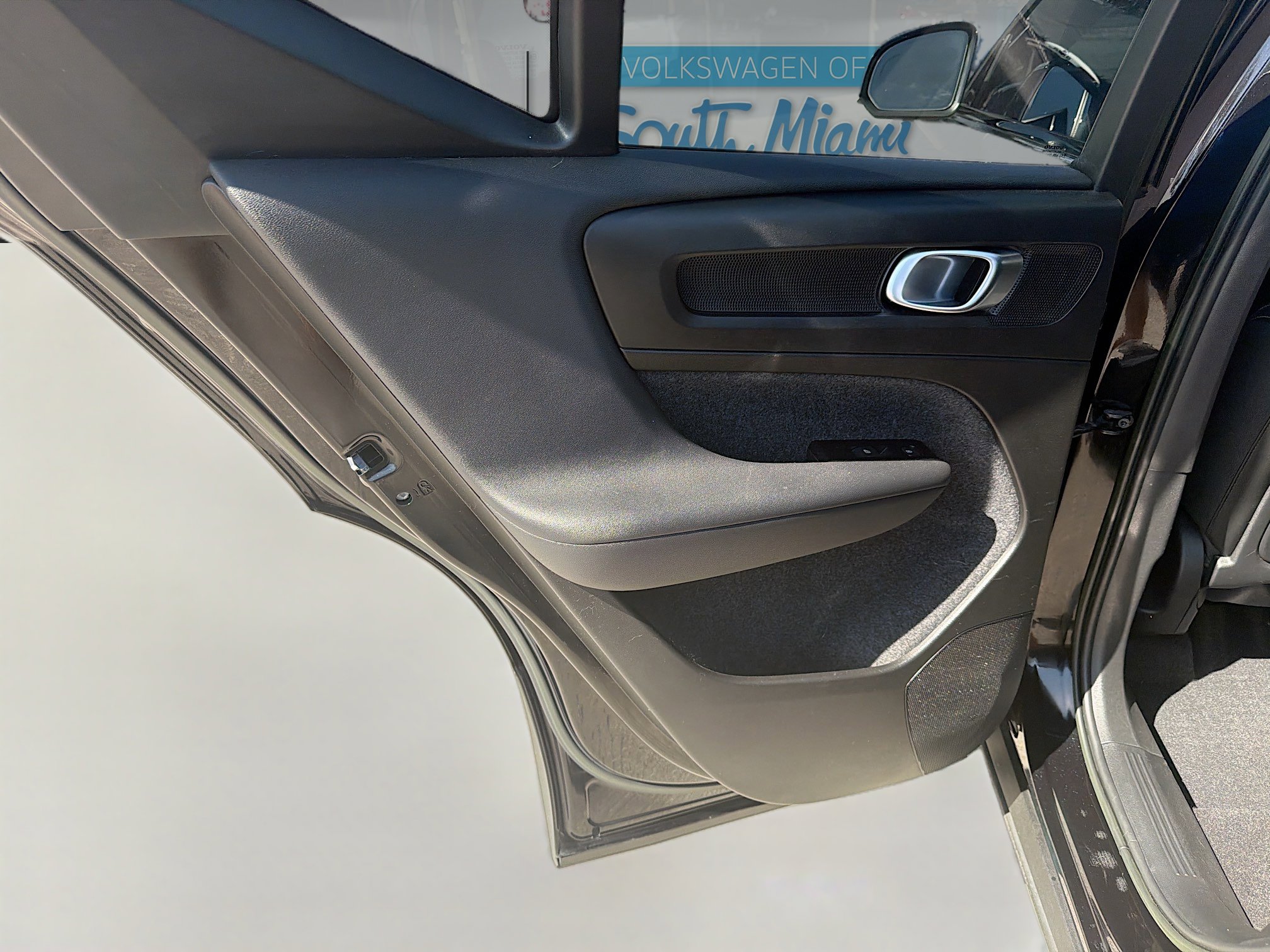 Used 2022 Volvo XC40 T5 R-Design w/ Advanced Package image 26