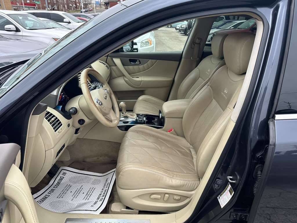 Used 2011 INFINITI FX35 2WD w/ Premium Pkg image 10