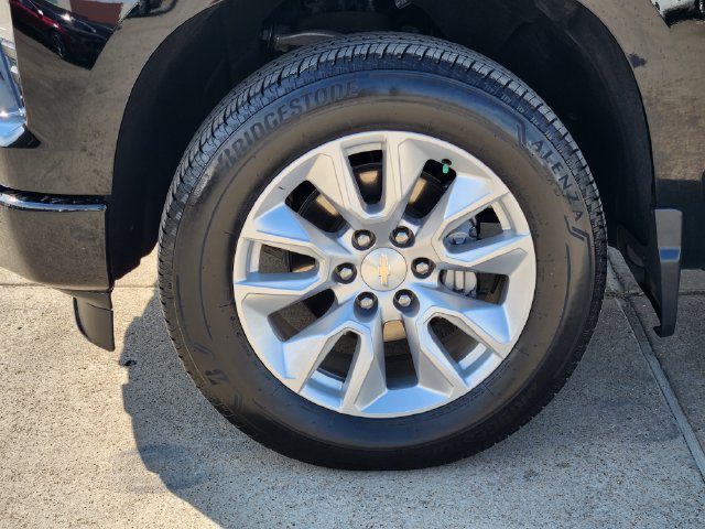 Used 2025 Chevrolet Silverado 1500 Custom RWD image 16