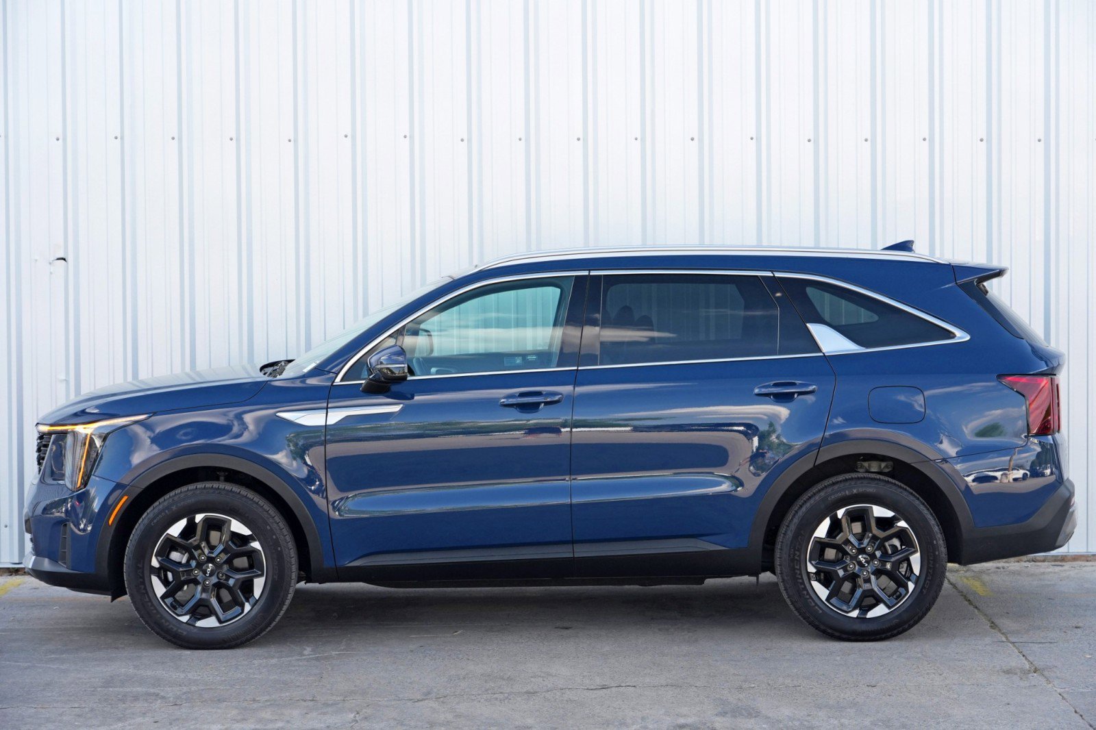 Used 2024 Kia Sorento S w/ Panoramic Sunroof Package AWD/4WD image 45