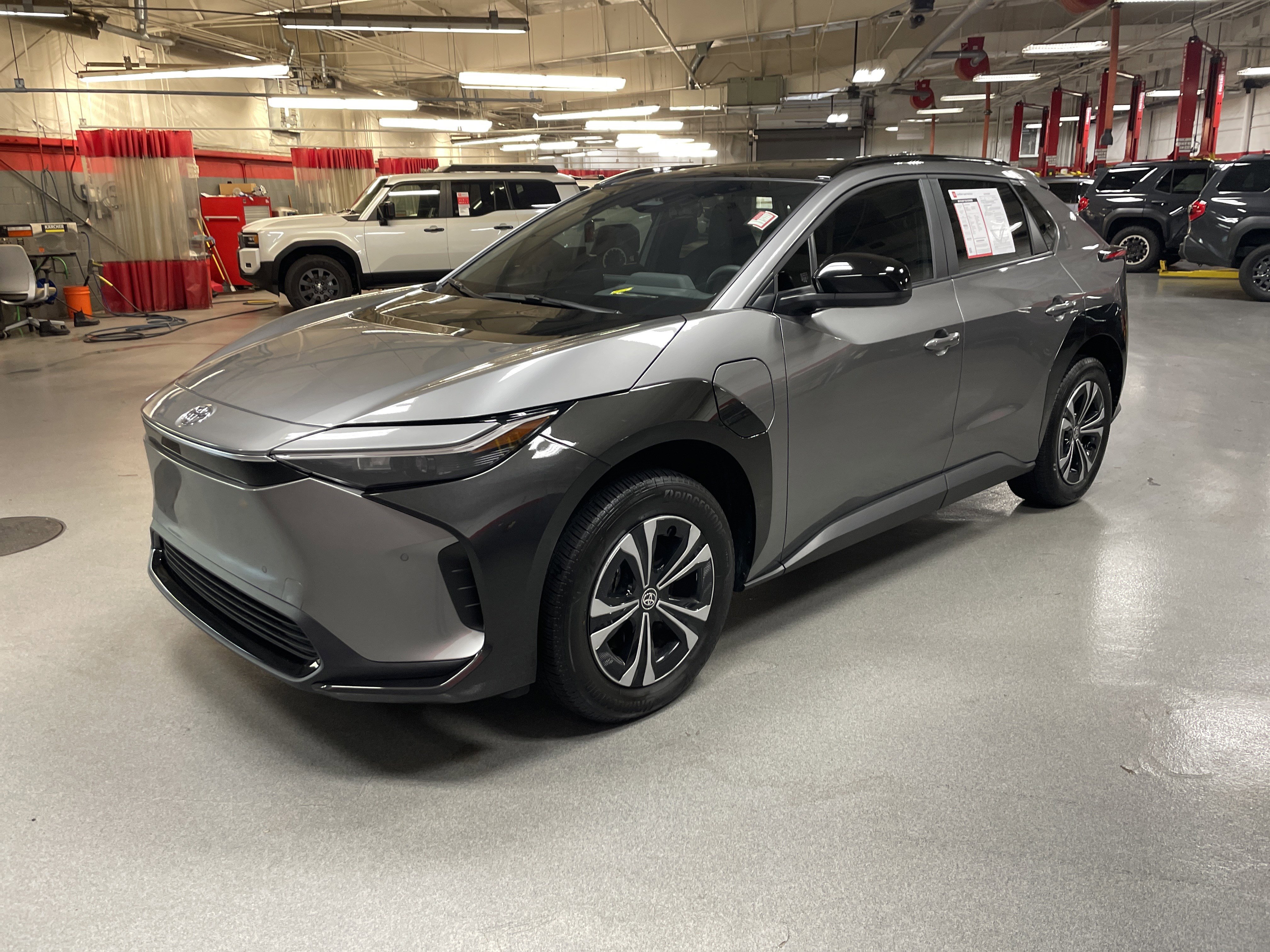 Used 2025 Toyota bZ4X FWD image 5