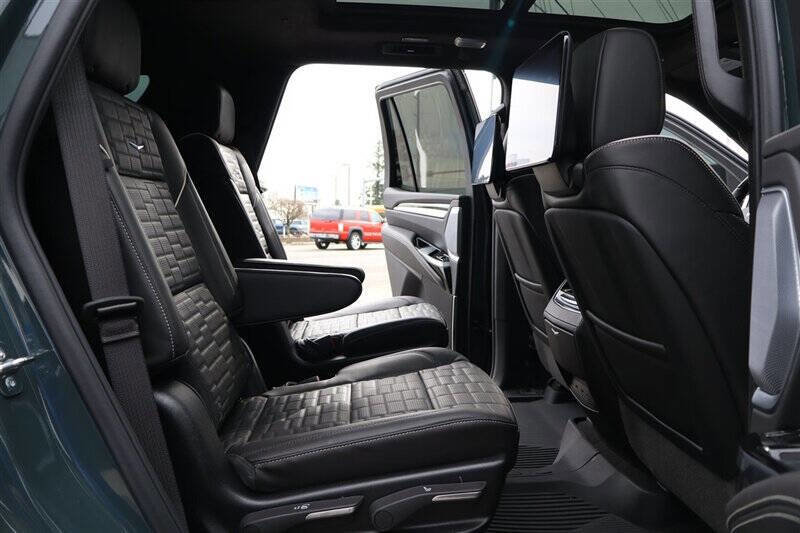Used 2026 Cadillac Escalade V w/ LPO, ONYX Package image 29