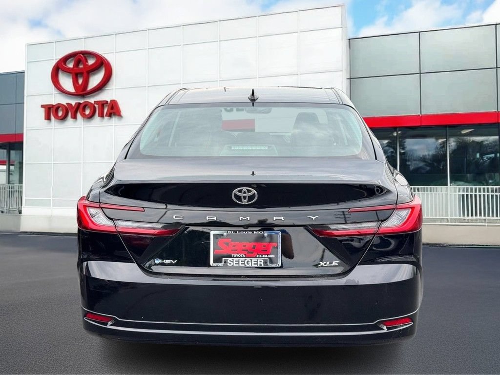 Used 2026 Toyota Camry XLE FWD image 5