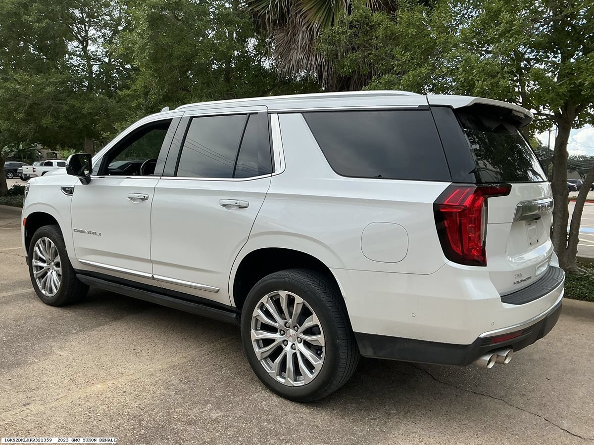 Used 2023 GMC Yukon Denali w/ Denali Reserve Package AWD/4WD image 4