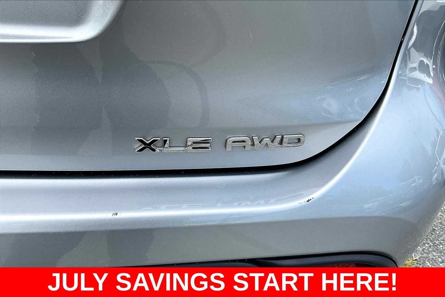 Used 2024 Toyota Highlander XLE AWD/4WD image 31