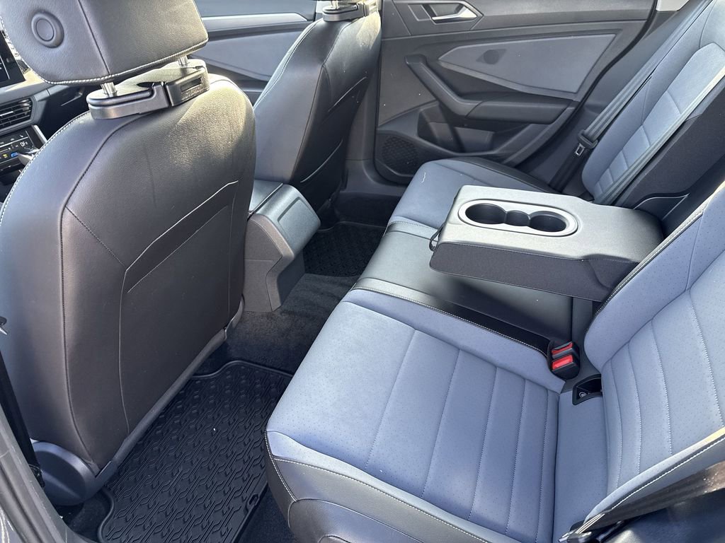 Used 2025 Volkswagen Jetta SE image 29