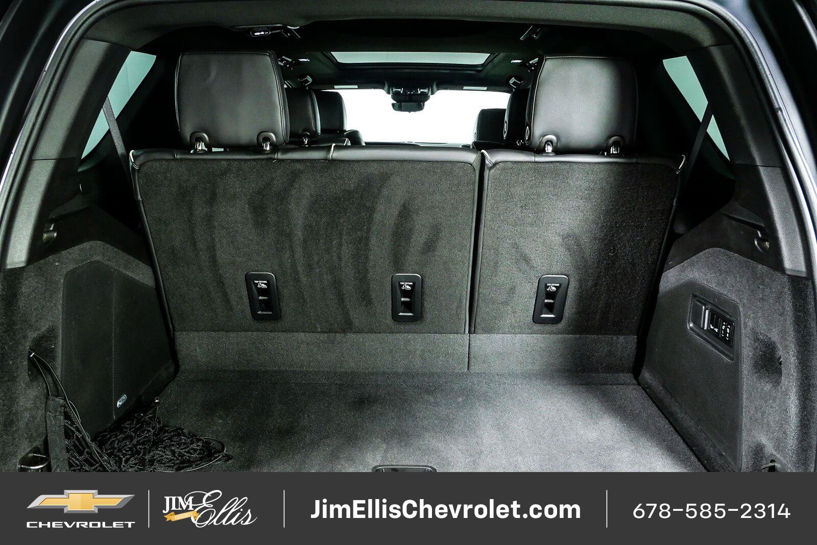 Used 2021 Cadillac Escalade Premium Luxury AWD/4WD image 33