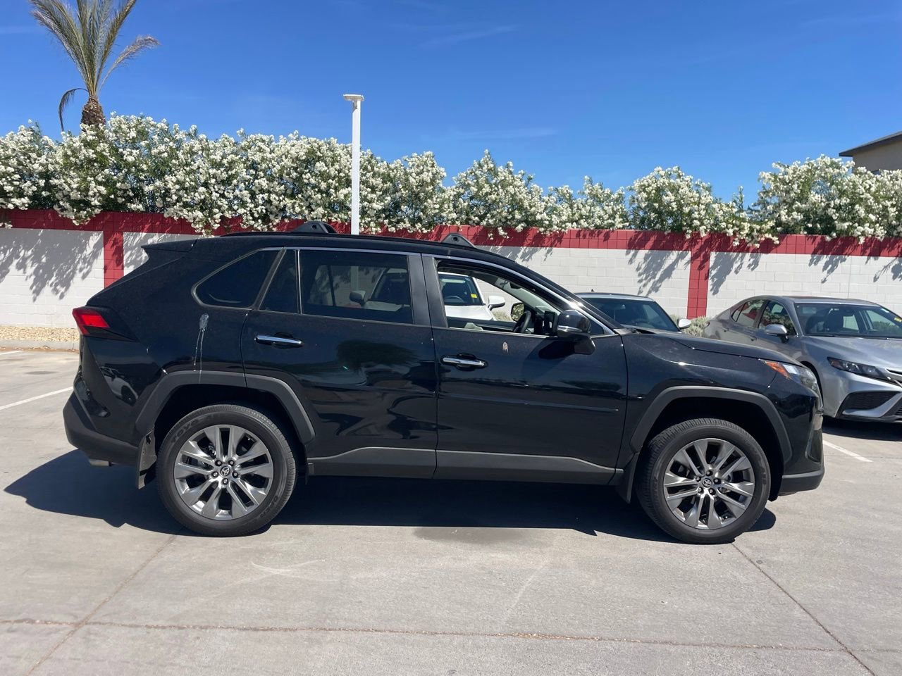 Used 2025 Toyota RAV4 Limited w/ Advanced Technology Package image 2