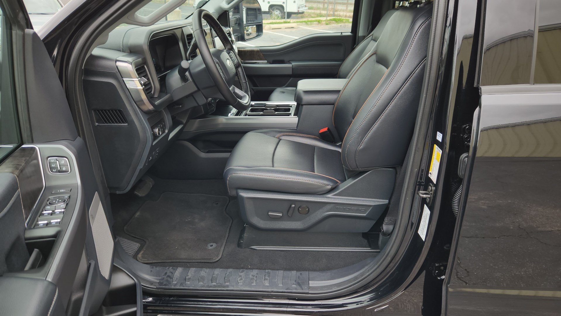 Certified 2025 Ford F250 Lariat AWD/4WD image 23