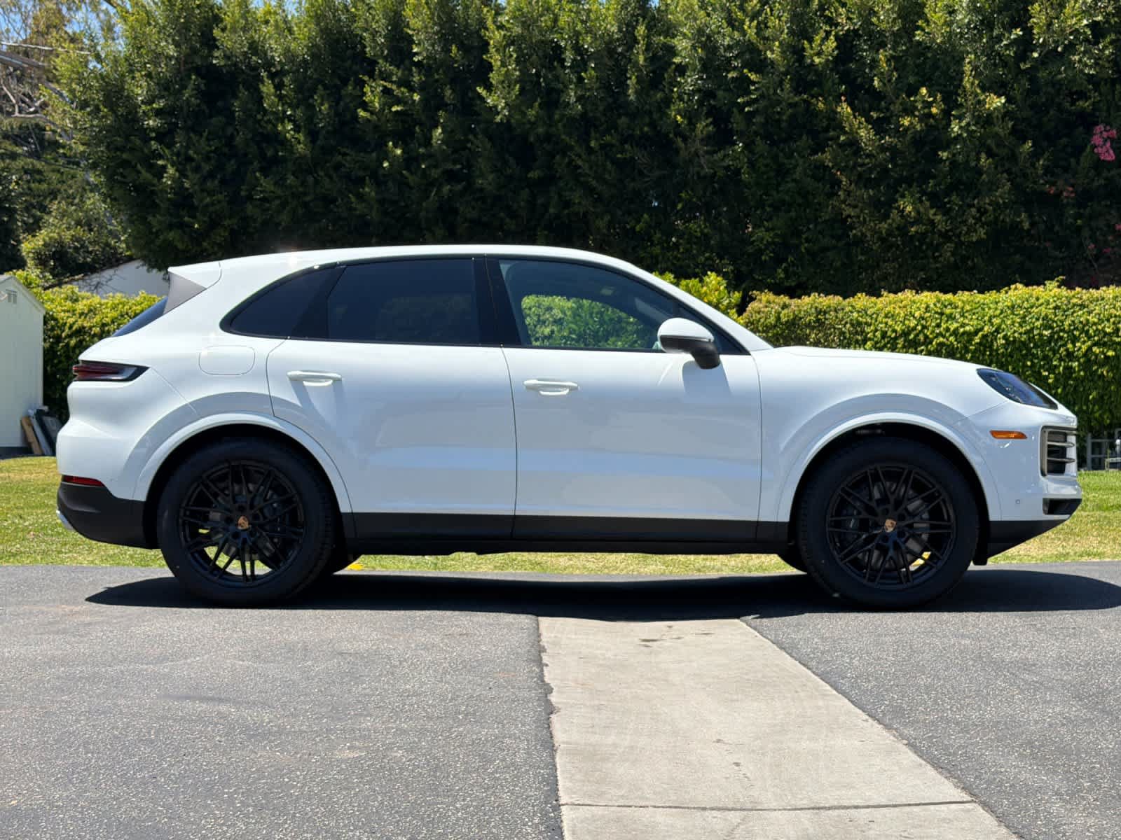 New 2026 Porsche Cayenne AWD/4WD image 9