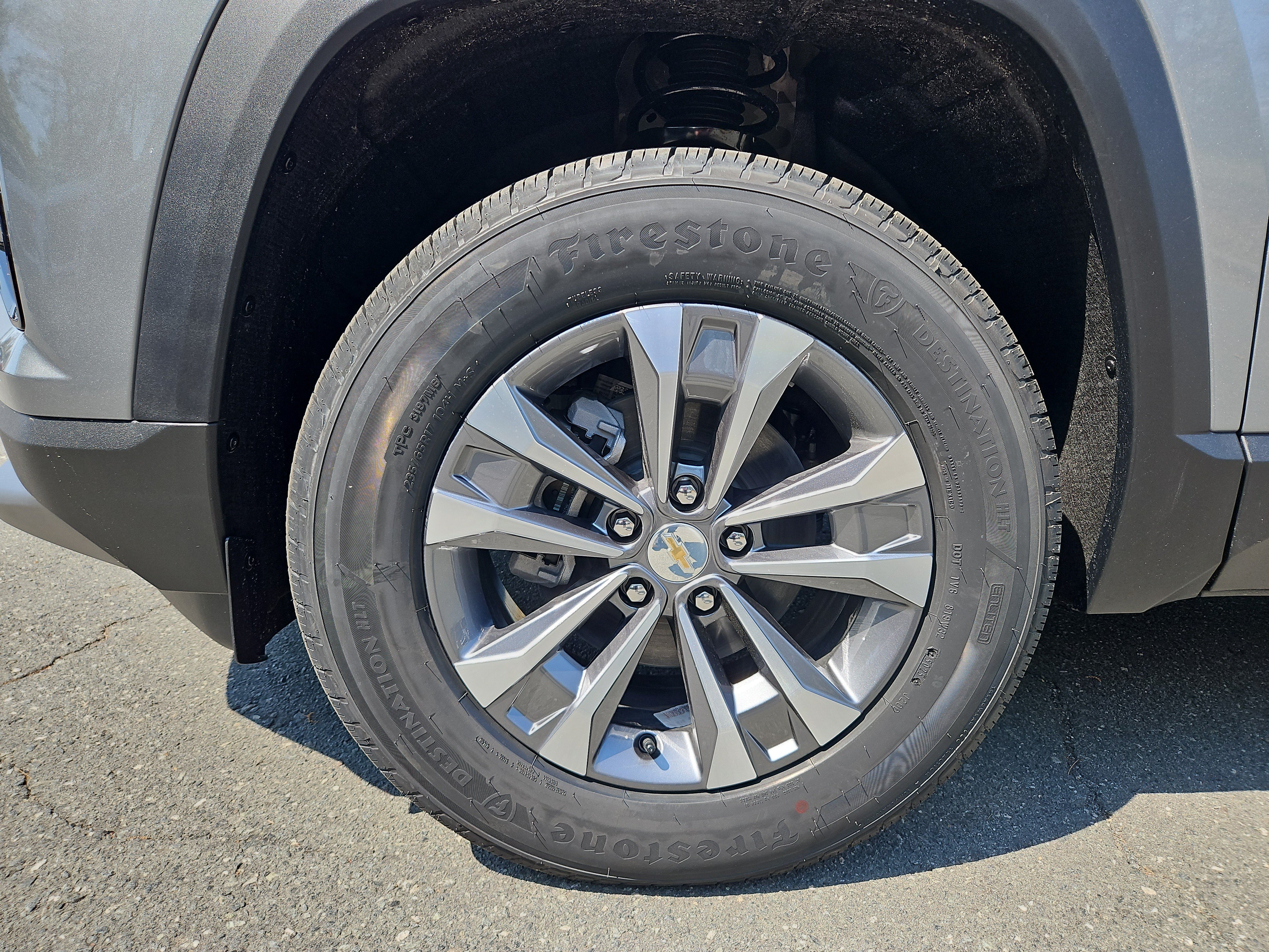 New 2026 Chevrolet Equinox LT w/ Convenience Package II FWD image 8