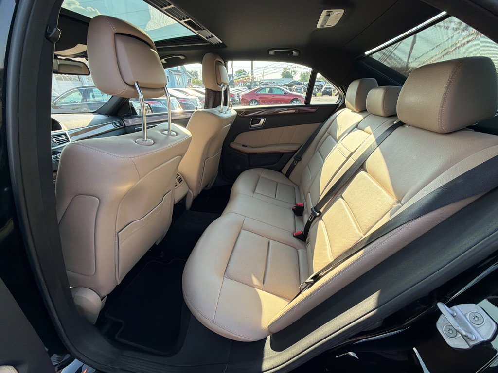 Used 2012 Mercedes-Benz E 350 4MATIC Sedan image 28