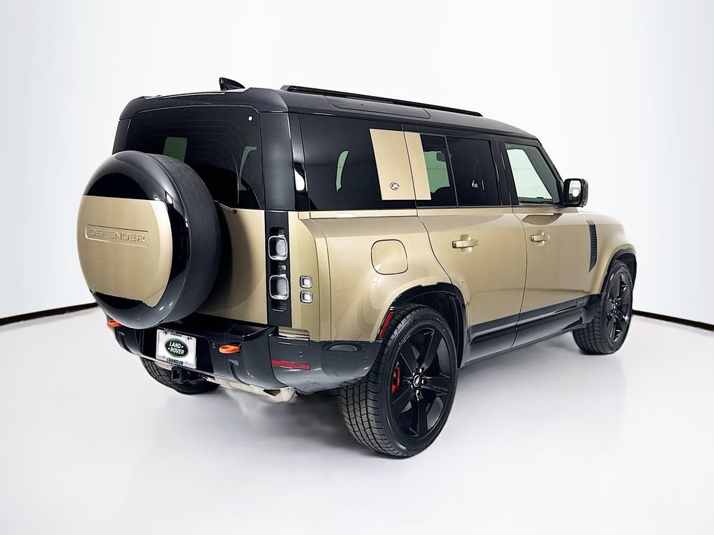 Used 2024 Land Rover Defender 110 X AWD/4WD image 5