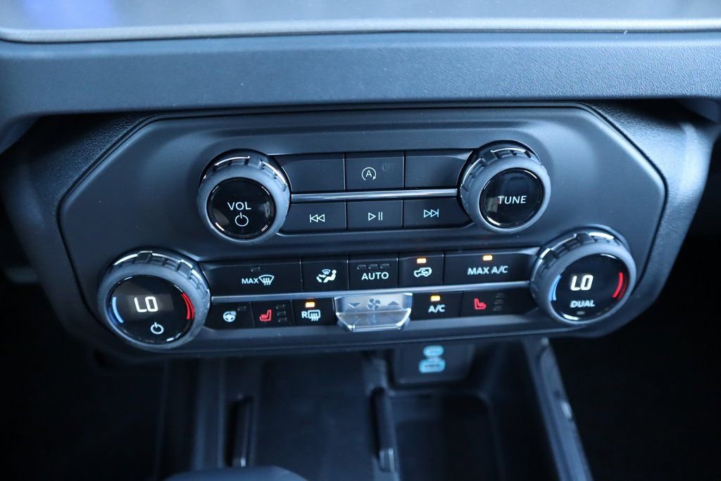 New 2025 Ford Bronco Outer Banks image 7