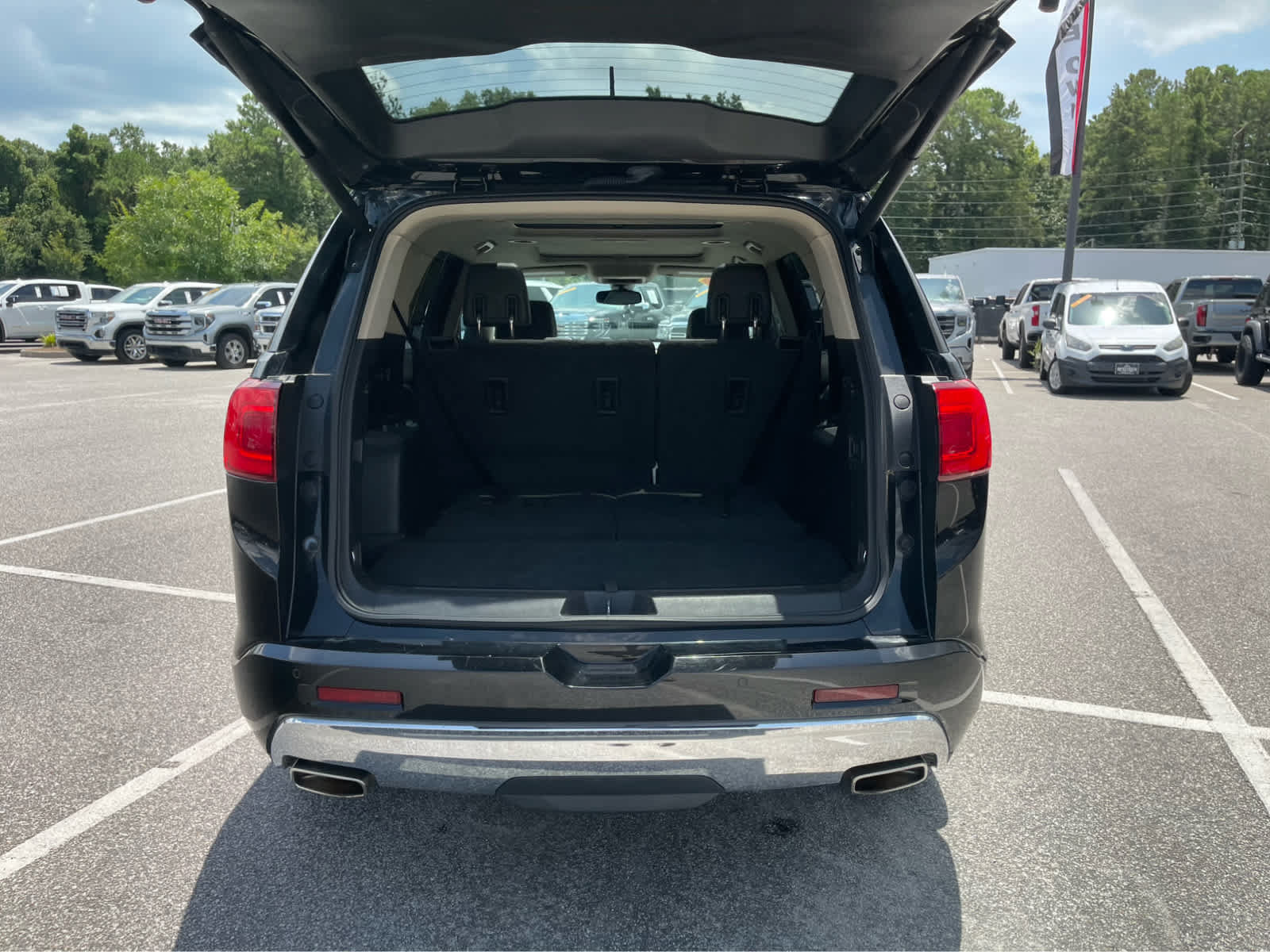 Used 2018 GMC Acadia Denali w/ Technology Package AWD/4WD image 22