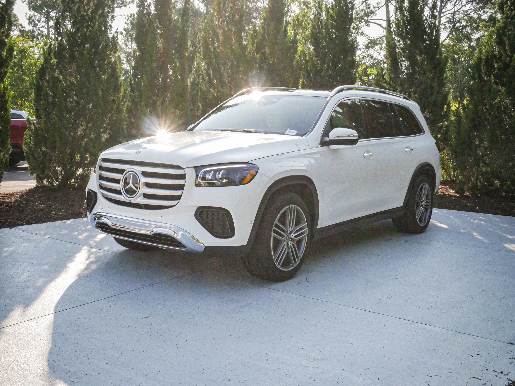 Used 2025 Mercedes-Benz GLS 450 4MATIC image 5